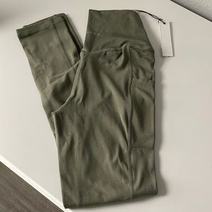 Paragon fitwear leggings size small